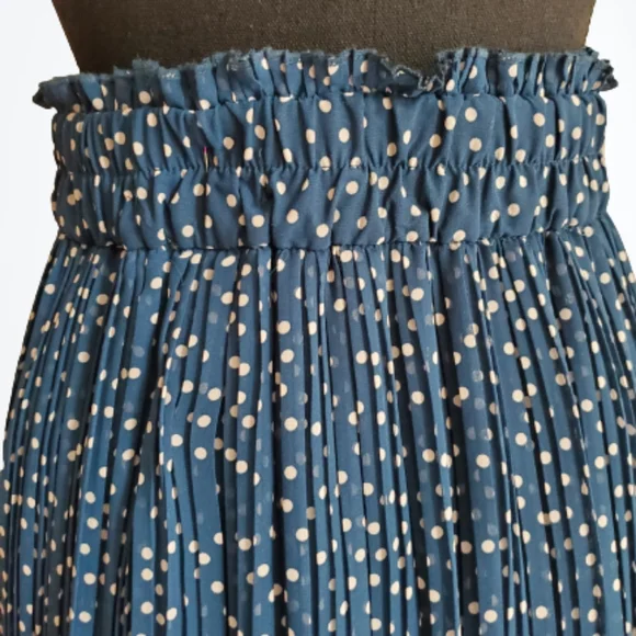 ZARA MIDI PLEATED BLUE SKIRT ( SIZE L) - Picture 5 of 9